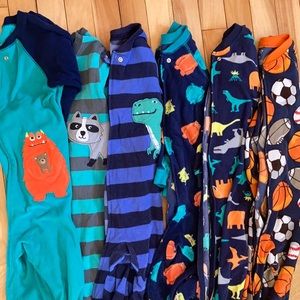 6 Carter’s footie pajamas, size 3T